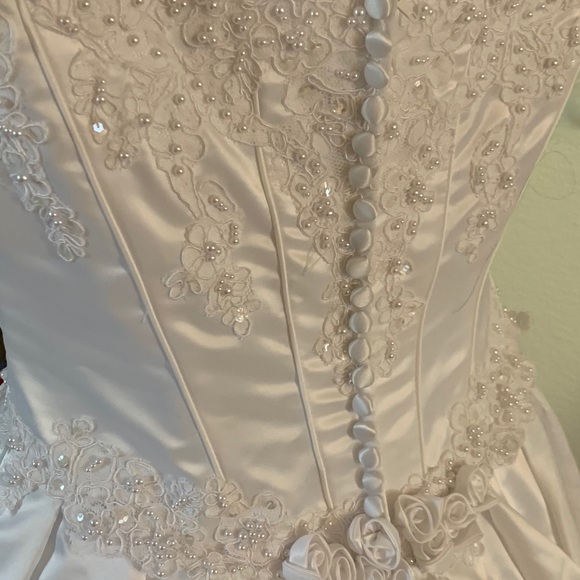 Wedding Gown - Picture 7 of 13